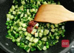 Illustration of how to make peas and cucumber 7