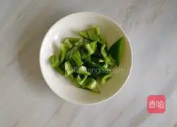 Home-cooked vegetables and three delicacies Practice illustration 5