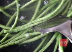 Illustration of how to make cold cowpeas 2