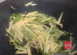 Illustration of how to make fried potatoes and green peppers 5