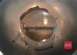 Illustration of how to make stir-fried green pepper and soybean sprouts 4