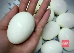 Illustration of how to make beer-braised eggs 3