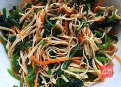 Illustration of how to make dry tofu mixed with spinach 14