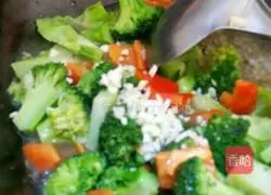 Garlic Broccoli Recipe Illustration 9