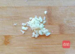 Illustration of how to make cucumber mixed with dried beans 4