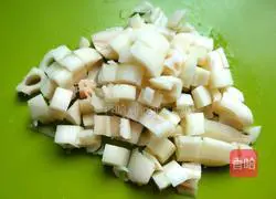 Illustration of the Three Treasures of Lotus Pond 5