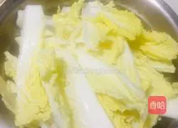 Illustration of making soup stock with three treasures 1