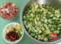 Spicy diced potatoes and beans Illustration of how to do it 1