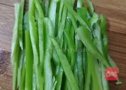 Illustration of making green pepper and potato shreds (simplified version) 2