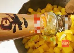 Illustration of how to make pickles with radish cubes 2