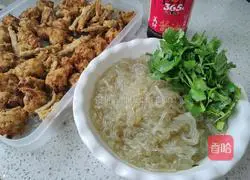 Illustration of how to make fried lotus root balls and braised vermicelli 1