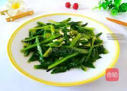 Illustration of how to make garlic lettuce 7