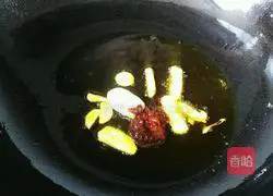 Illustration of how to make fried lotus root diced 5