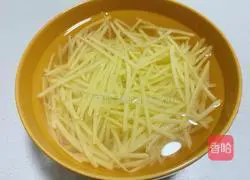 Hot and sour potato shreds Illustration of how to do it 2