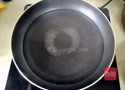 Illustration of how to make fried fungus with snow peas 3