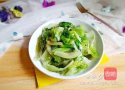 Illustration of how to stir-fry garlic lettuce in lard 12