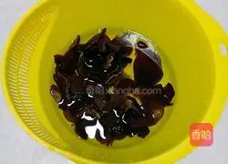 Illustration of making fungus and snow peas 3