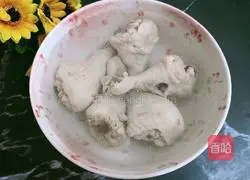 Illustration of how to make lemon shredded chicken legs 8