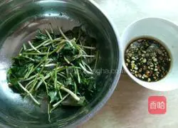 Illustration of how to make cold folded ear roots as a light summer meal 8