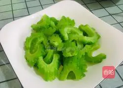Illustration of how to make cold bitter melon 8