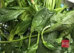 Illustration of how to make cold vermicelli spinach 1