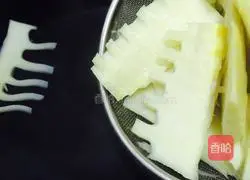 Illustration of braised bamboo shoots in oil 4