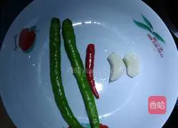 Illustration of how to make stir-fried moth beans 3