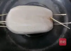 Illustration of how to make glutinous rice lotus root 7