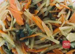 Illustration of how to make fried shredded potatoes 9