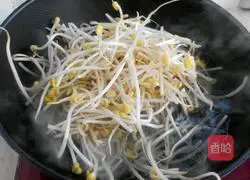 Illustration of how to make cold soybean sprouts 2