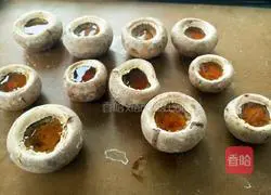 Illustration of how to make a mouthful of water 6