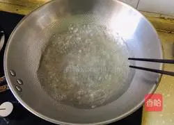 Illustration of how to make lotus white fried crystal vermicelli 2