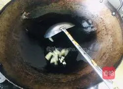 Illustration of how to make fried Chinese cabbage with mushrooms 2