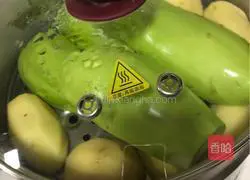 Illustration of how to make Northeast potatoes mixed with eggplant 2