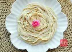 Illustration of hand-made noodles 12