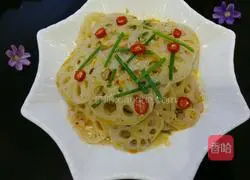 Illustration of how to make spicy and sour lotus root slices cold 7