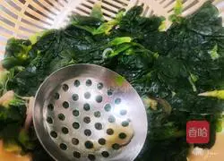 Illustration of how to make vermicelli spinach 5