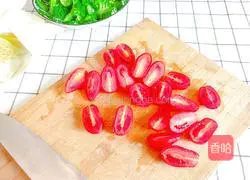 Illustration of how to make green and red flowers 14