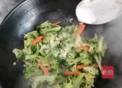Illustration of how to mix sea rice with broccoli 5