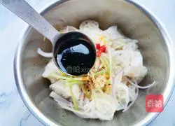 Cold juice-absorbing noodles Illustration of making lotus root 6
