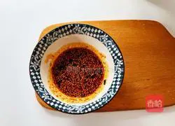 Illustration of how to make cucumber mixed with shredded chicken 6