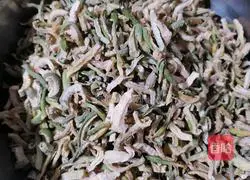 Illustration of how to make spicy dried radish 1