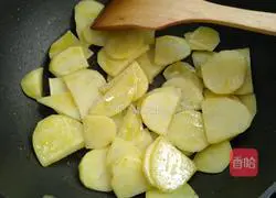 Griddle Potatoes Illustration of how to make slices 5