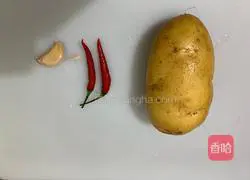 Illustration of how to make spicy and sour potato shreds 1