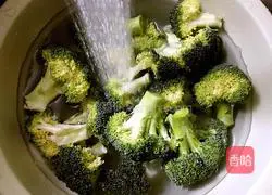 Illustration of how to make a Christmas tree 2