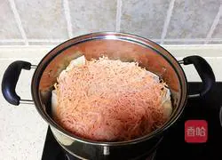 Illustration of how to steam carrot shreds 6