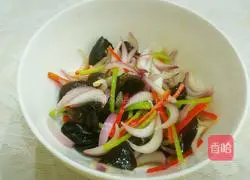 Illustration of how to mix onions with fungus 7