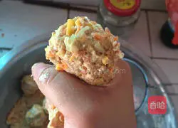 Illustration of how to make vegetarian meatballs 4