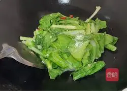 Illustration of how to make garlic cabbage 7