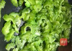 Bitter Melon Egg Recipe Illustration 3